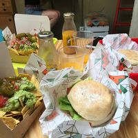 Sandwich club + nachos  at La Trocadero in Barcelona