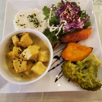 Thai tofu at Organi Chiado in Lisbon