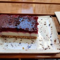 Vegan cheesecake at Organi Chiado in Lisbon