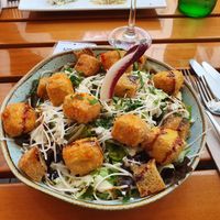 Cesar salad at Organi Chiado in Lisbon