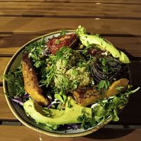 Ensalada de legumes con quinoa at Organi Chiado in Lisbon