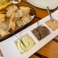 Entrantes de surtido de patés   at Organi Chiado in Lisbon