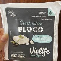 Bloco de queijo, derrete super bem no forno at EasyGreen Vegan Foodstore & Snack bar in Porto