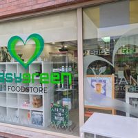 💚 at EasyGreen Vegan Foodstore & Snack bar in Porto