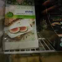 eg 24 at EasyGreen Vegan Foodstore & Snack bar in Porto