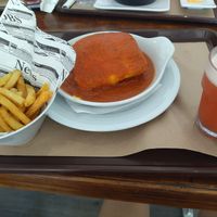 Francesinha vegana at Saladas+ in Aveiro