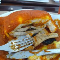 Francesinha vegana por dentro at Saladas+ in Aveiro