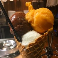 Vegan flavors at Eissalon in Haifa