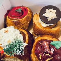 X-mas box vegan cinnamon rolls  #Veganuary at Peas in Hasselt