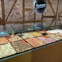 The various options (not all veg or vegan) at Romana Pizza in Lisbon