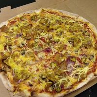 Home delivered XL-sized seitan pizza 20 € at Pizza Express - Mariankatu in Helsinki
