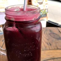 fresh veggie juice, beetroot, celery, carrot and apple at Greentime Alimentos in Palenque