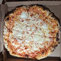 Cheese pizza at Floralia in Honolulu