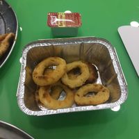 Onion rings with bbq sauce at Lapizzeria in Murcia