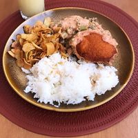 Acarajé, quiabo na pasta de amendoim, batata doce chips e arroz  at Congolinaria - Alfonso Bovero in Sao Paulo