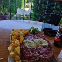 Cachopo premio at El Manglar in Oviedo