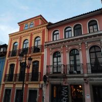  at El Manglar in Oviedo