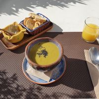 Vegan pea soup and a starter at Biocreperia RiscoCaido in Gran Canaria