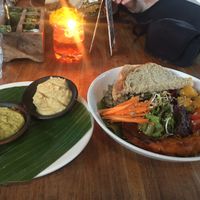 Earth bowl with bread, hummus and homemade sambal at Bali Buda in Ubud