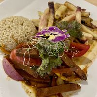 „Lomo saltado“ made of seitan  at Vida Vegan Bistro in Cusco