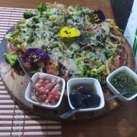 Pizza with vegetables at Vida Vegan Bistro in Cusco