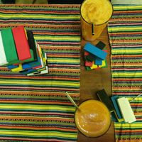 Games & juice at Vida Vegan Bistro in Cusco