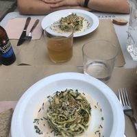 ensalada de espaguetis de calabacín, manzana, alga nori y una salsita deliciosa  at Beganbai in Vitoria Gasteiz