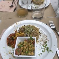 arroz con ajetes y espaguetis de mar, garbanzos con cherries y wok de verduritas  at Beganbai in Vitoria Gasteiz