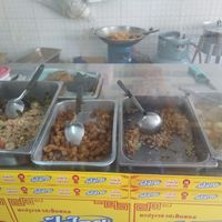 Food counter at Ranahat Je Vegan Restaurant in Ayutthaya