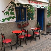 Outside seating at Apu Organic Nativo in Pisac