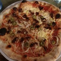 Pizza diavola (picante) at Sa Cova in Mallorca