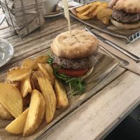 Vegan quinoa burger at La Rollerie - Mayor in Madrid