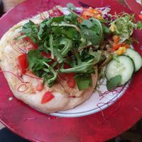 Langos mit Hummus und Salat at Casa Vita in Wernigerode