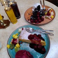 Vegan desserts: chocolate crumble and cheese cake at Casa Vita in Wernigerode