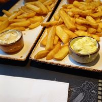 2 pfund fritten (18,80€ i guess) at Peter Pane - Turnhalle in Hamburg