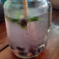 Wasser mit Basilikum und Beeren at Fresco Habito in Playa Del Carmen