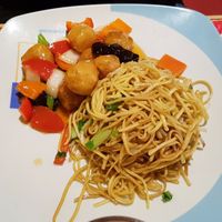 Noodles and tofu at Healthy Lovers in Madrid