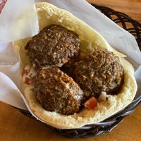 Sandwich de hummus + bolas de falafel at Falafel Bar in Tamarindo