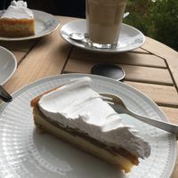 apple quark and chai latte vegan at Marshalls Mum in Leipzig