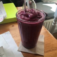 vegan blueberry shake at Marshalls Mum in Leipzig