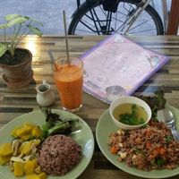 Delicious juice and food at Bee Vegan in Chiang Mai