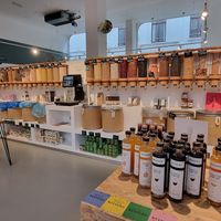 Shop / dispensers at Knol & Kool Bistro & Superet in Ghent