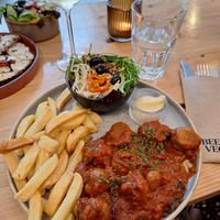 the v-balls in tomato sauce at Knol & Kool Bistro & Superet in Ghent