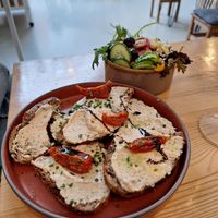 the almond ricotta toast at Knol & Kool Bistro & Superet in Ghent