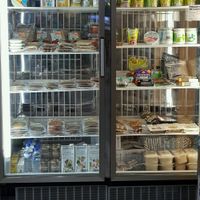 fridges with tempeh, tofu, vacuum-packed burgers and more at Herbolario El Alquimista in Lanzarote