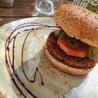 Burger at Little Erth in Dubai