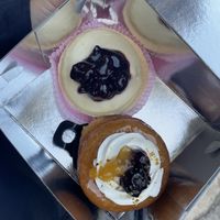 Top was creamy, didnt like the bottom one, had chantily filling  at Pasalidis in Thessaloniki