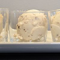 Caramel Macchiato, Mint + Dark Chocolate, and Ballpark ice cream at Virtuous Pie in Portland