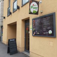 Street View / Entrence at Organic Pizza in Salzburg
