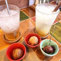 Homage ginger ale and pineapple juice at Gold Falafel in Osaka
